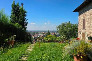 Casa indipendente di 392 m² con 5 locali e box aut