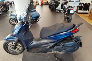 Piaggio Beverly S 400