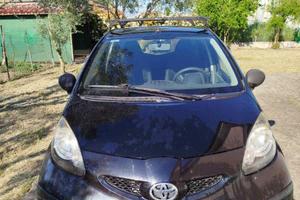 Toyota Aygo del 2007, benzina, 5 porte, 76000 km