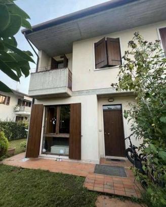 Immobile in asta di 189 m² con 4 locali e box auto