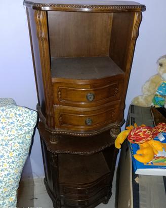 Comodini da Antiquariato classici