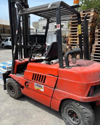 Carrello elevatore diesel 3000kg Linde.