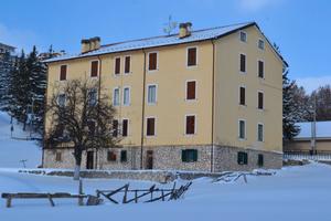 Casa sulla neve