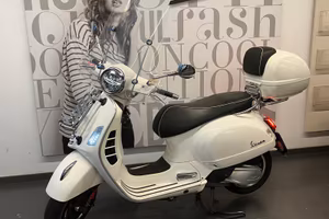 Piaggio Vespa 300 GTS hpe SUPER ABS E4
