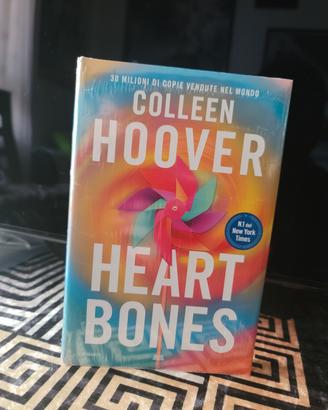 Romanzo "Heart Bones" di Culleen Hoober, Roberta