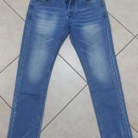 Jeans uomo colore chiaro