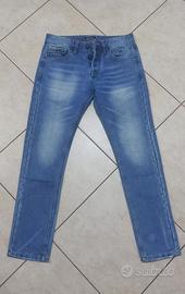 Jeans uomo colore chiaro