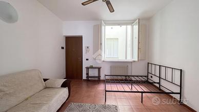 2 LOCALI A PARMA