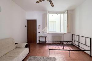 2 LOCALI A PARMA