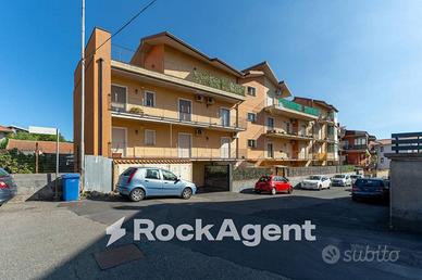 CAMPOROTONDO ETNEO , BILOCALE/ ATTICO PANORAMICO