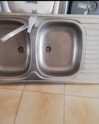 lavandino a due vasche con sgocciolatoio