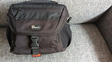 Borsa LowePro per Pentax, Canon, Nikon, Sony .....