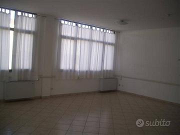 Immobile di 90 m² con 2 locali a Montevarchi