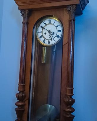 Orologio a pendolo antico