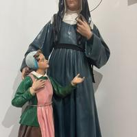 Antica statua in cartapesta