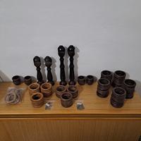 Accessori in legno per tende.