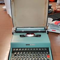 macchina da scrivere. Olivetti 32