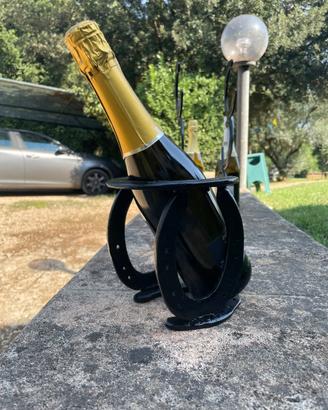 Porta bottiglie singolo da tavola. arredo western