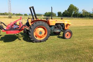 Trattore Fiat 415 con accessori