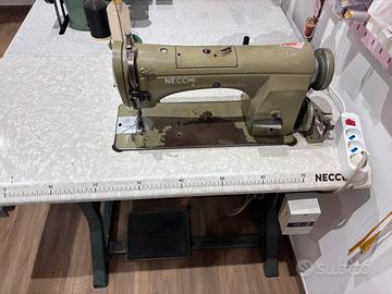 Macchina da cucire industriale NECCHI