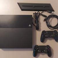 Sony Playstation 4 500GB + 2 pad + 4 giochi