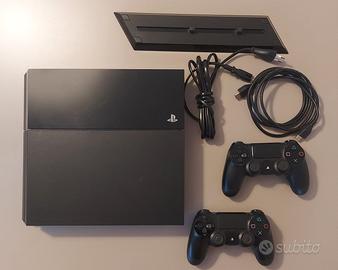 Sony Playstation 4 500GB + 2 pad + 4 giochi