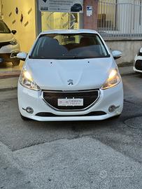 Peugeot 208 1.4 HDi 68 CV 5 porte Allure