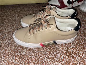 Scarpe burberry usate poco