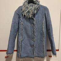 Cappotto scamosciato azzurro con finta pelliccia