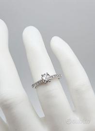 COD.659.26 ANELLO "REGINA"
