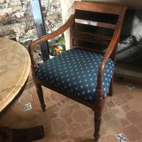 Poltroncina In Legno di Noce anni '20 Restaurata