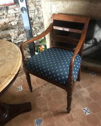 Poltroncina In Legno di Noce anni '20 Restaurata