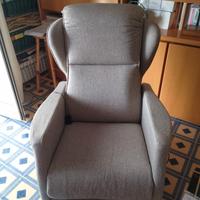 poltrona con motore e vibromassaggio 