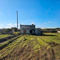 Deposito con ampio giardino