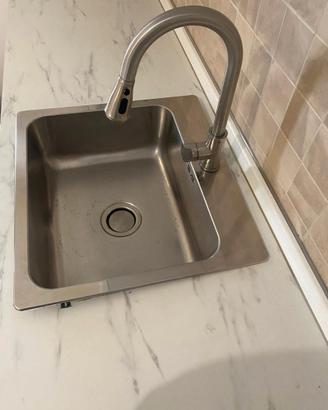 lavello cucina con miscelatore/doccino