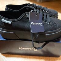Superga Total Black con zeppa taglia 37 e mezzo