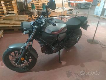 Moto Yamaha XSR 700 - 2019