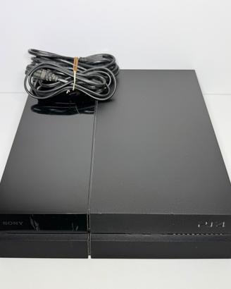 Ps4 fat completa di cavi