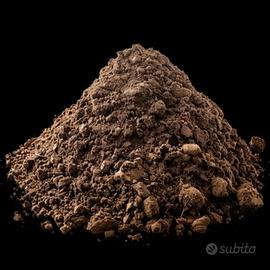 Terra 15 metri cubi dono a chi viene a prenderla