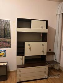 Armdio da camera con ripiani e cassetti