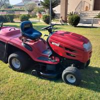 Trattorino  tagliaerba  MTD  15 CV con cesto