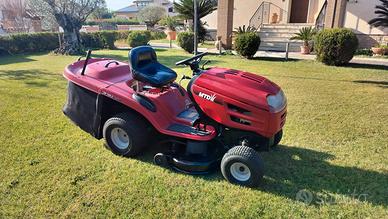 Trattorino  tagliaerba  MTD  15 CV con cesto