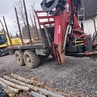 trattore e carrello forestale 