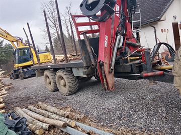 trattore e carrello forestale 