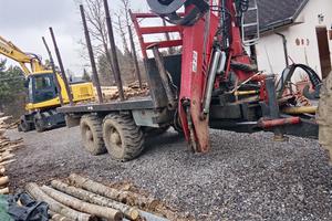 trattore e carrello forestale 