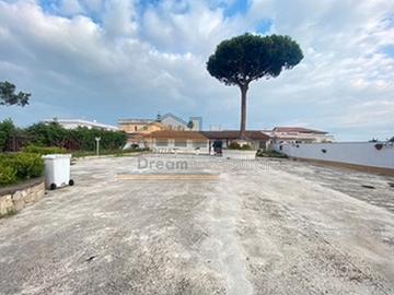 Locale Commerciale pressi Gloria