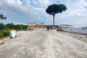 Locale Commerciale pressi Gloria