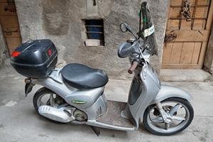 scooter parcheggio funzionante fermo da 10 anni