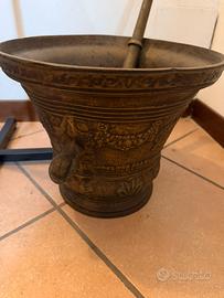 Vaso antico in ghisa