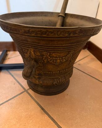 Vaso antico in ghisa